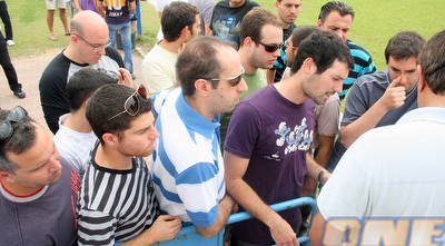 האוהדים מתקשים להשיג כרטיסים למשחק באשקלון (משה חרמון)