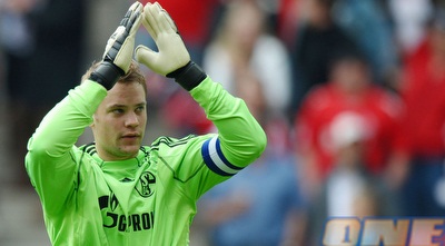 מנואל נוייר נפרד מהאוהדים במשחק הביתי האחרון (GettyImages) מנואל נוייר נפרד מהאוהדים במשחק הביתי האחרון (GettyImages)