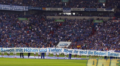 שחקני שאלקה מודים לאוהדים: &qout;עונה של עליות וירידות, אבל אתם הכי טובים&qout; (GettyImages) שחקני שאלקה מודים לאוהדים: &qout;עונה של עליות וירידות, אבל אתם הכי טובים&qout; (GettyImages)