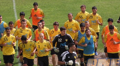 שחקני בית&qout;ר בבית וגן. יוצאים לאצטדיון דוחא (גיא בן זיו) שחקני בית&qout;ר בבית וגן. יוצאים לאצטדיון דוחא (גיא בן זיו)