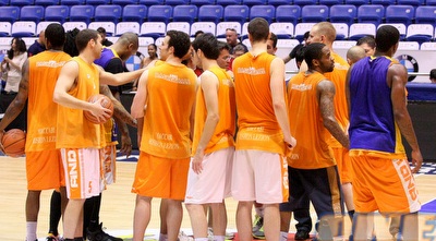 שחקני מכבי ראשל&qout;צ. קרב על המקום השלישי עם נס ציונה (משה חרמון)