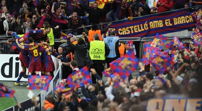 שחקני ברצלונה חוגגים במהלך המשחק (GettyImages)