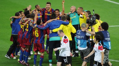 שחקני ברצלונה חוגגים במעגל, פארק ורוני מאוכזבים (GettyImages)