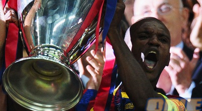 אבידל ברגע של אושר. פויול פירגן והצרפתי זכה להניף את הגביע (GettyImages)