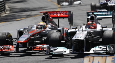 לואיס המילטון ומיכאל שומאכר. הבריטי יגיע להישגים עם המרצדס? (רויטרס)