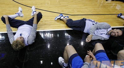 דירק נוביצקי וג´ייסון קיד (רויטרס)