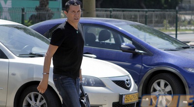 אלי טביב. קצב: &qout;מצפה ממנו לשחרר אותם מיידית&qout; (יוסי ציפקיס) אלי טביב. קצב: &qout;מצפה ממנו לשחרר אותם מיידית&qout; (יוסי ציפקיס)