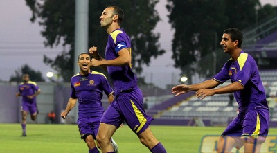 עומר רפס חוגג עם חבריו (שי לוי)