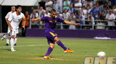 בן סימון בועט את הפנדל (שי לוי)