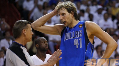 דירק נוביצקי. נפגע בידו, אבל יהיה כשיר להמשך הסדרה (רויטרס)