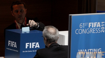 הקלפי בציריך (רויטרס)