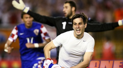 קאליניץ´ בטירוף לאחר שער הניצחון (רויטרס) קאליניץ´ בטירוף לאחר שער הניצחון (רויטרס)