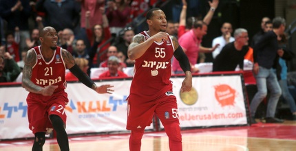 קרטיס ג'רלס וטרנס קינזי חוגגים (אורן בן חקון)