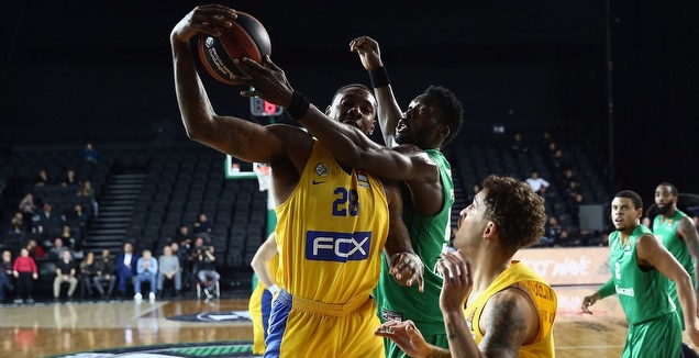 טאריק בלאק עולה לסל (EUROLEAGUE)