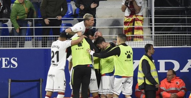 שחקני ווסקה חוגגים (La Liga)