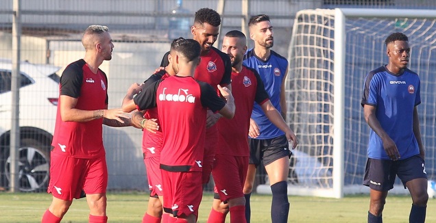 שחקני הפועל חיפה חוגגים (שחר גרוס)