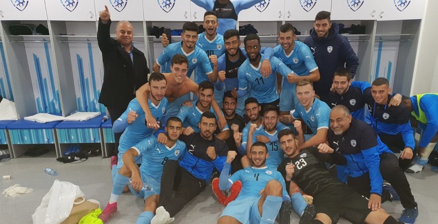 שחקני הנבחרת הצעירה לאחר הניצחון על קזחסטן (ההתאחדות לכדורגל)