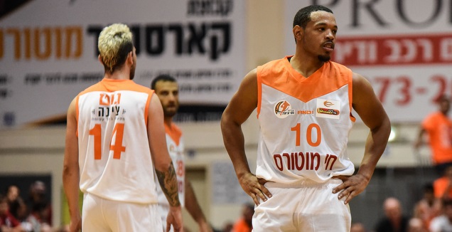 קורי פישר (נעם מורנו)