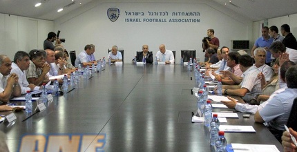 ישיבת המזכירות היום. ממשיכים בקיזוז (אלעד ירקון)