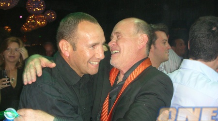 הנה האבא המאושר, מוני פנאן בתמונה נדירה עם דני קליין!