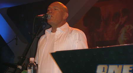 שלומי שבת הקדיש לכלה את השיר: "ואת, הנשמה המתוקה שלי"