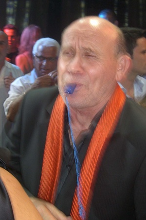 גם מוני שרק לו...