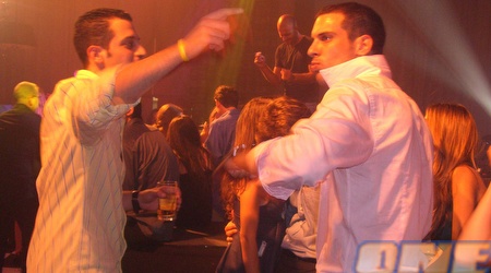 הלפרין השתחרר משהו והרים צווארון