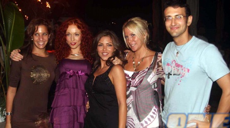 ועוד יפות... וחנון אחד