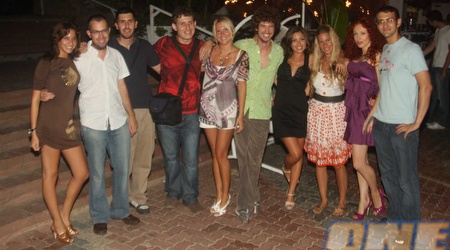 &quot;היפה והחנון&quot; - ההרכב הכמעט מלא!