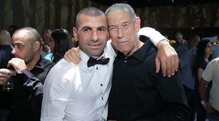 סלים טועמה ומשה תאומים (שמוליק סיני וצלמים) (מערכת ONE) סלים טועמה ומשה תאומים (שמוליק סיני וצלמים) (מערכת ONE)