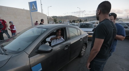 ברייסי רייט מגיע לארנה (אורן בן חקון)