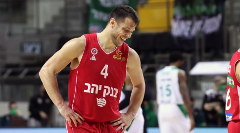 כריס קרמר (עמרי שטיין)