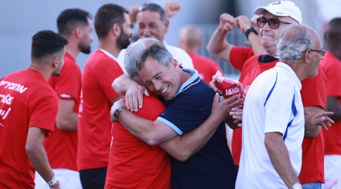 ירון הוכנבוים ואנשי נוף הגליל חוגגים בסיום (עמרי שטיין)