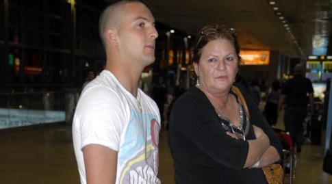 "תקופה ארוכה בן עוצר אותי כדי שלא אכתוב את המילים האלה" (אלעד ירקון)