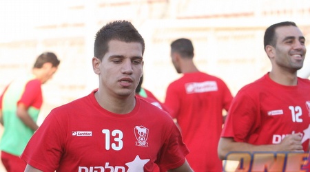 את´יר קבהא שהגיע מהפועל ירושלים לצד בסאם גנאים (עמית מצפה)