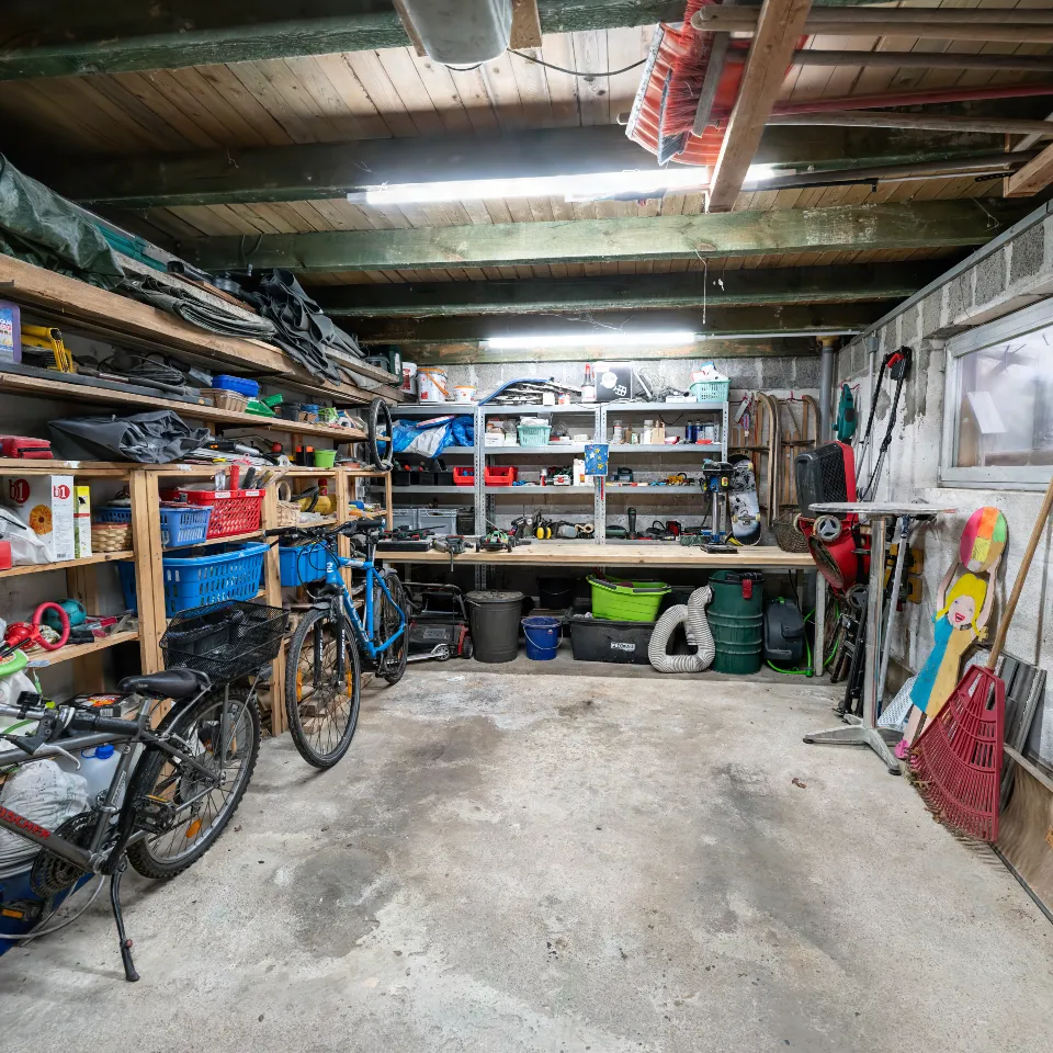 Garage v2 (VR Ready)