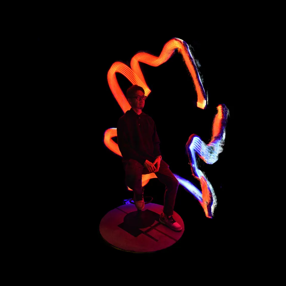 Fullbody 3Dscan iris - 3D Gaussian splatting light painting sample2 [3M splats]