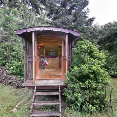 Authentic Handcrafted Gypsy Wagon Captured in Gaussian Splatting