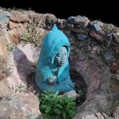 Credo Mutwa Cultural Village - Grave