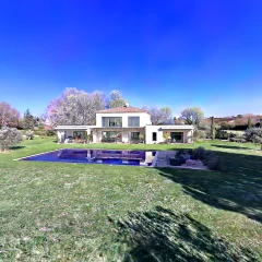 Villa Var  Californian style