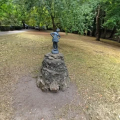 Swindon town gardens Peter Pan statue