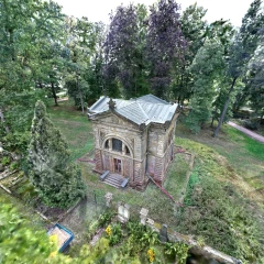 Dittrichova hrobka / Dittrich's tomb (mauzoleum) Krásná lípa (xgrids + drone)