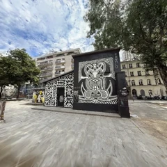 URBAN ART - PARIS - CABANE