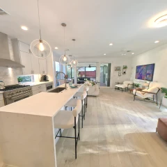 2508 Paramount House
