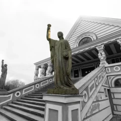 Socha Světlonoše , Pardubické krematorium