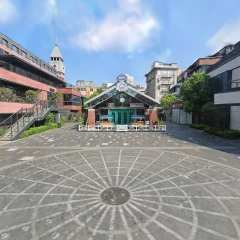 A1 + X5 - Walkable Street