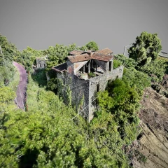 Rudere edificio ingresso val Gandino - Bergamo
