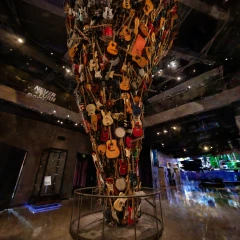Mopop Guitar Tornado Sculpture "IF VI WAS IX" (Spirula version)