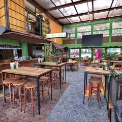 Cafe Buiten