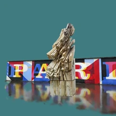 Paris 3 statues